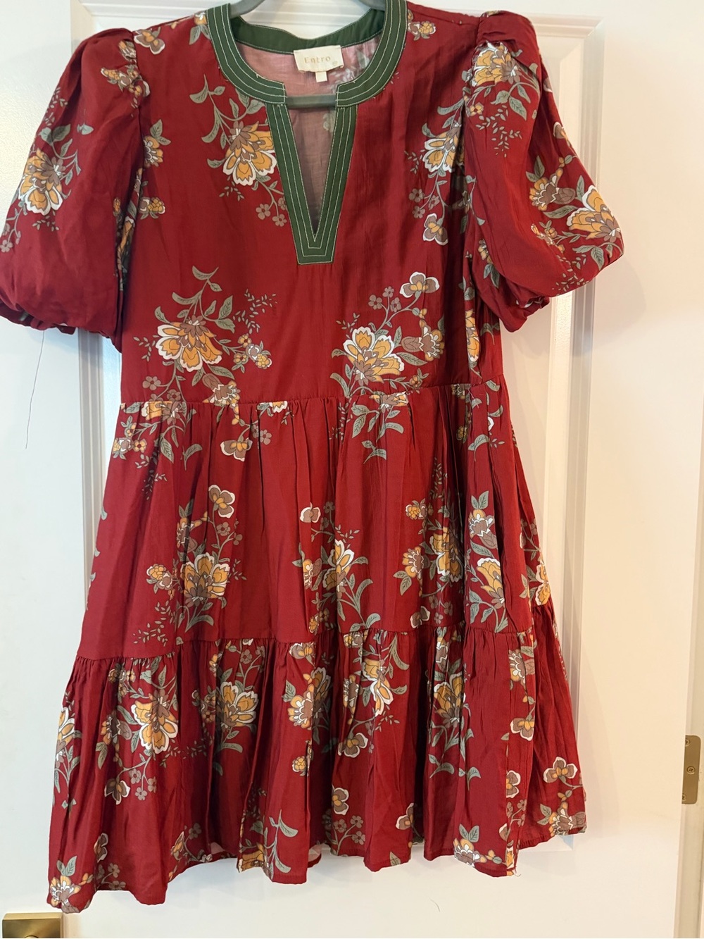Entro size Med Women's Red Floral Tiered Dress by